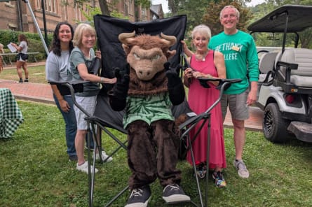 Alumni with Boomer